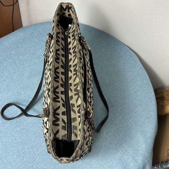 Michael Kors Canvas Monogram Bag Tote Bag - Picture 3 of 11